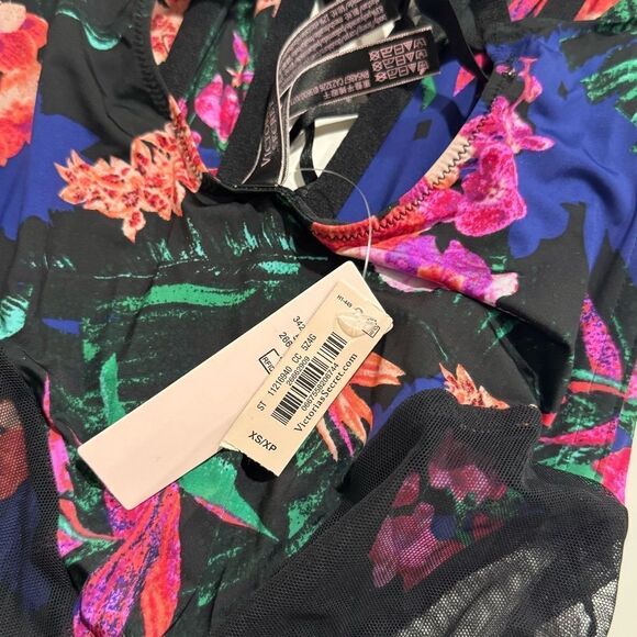 VICTORIA’S SECRET VERY SEXY NWT
LACE-UP CORSET TEDDY - Picture 4 of 5